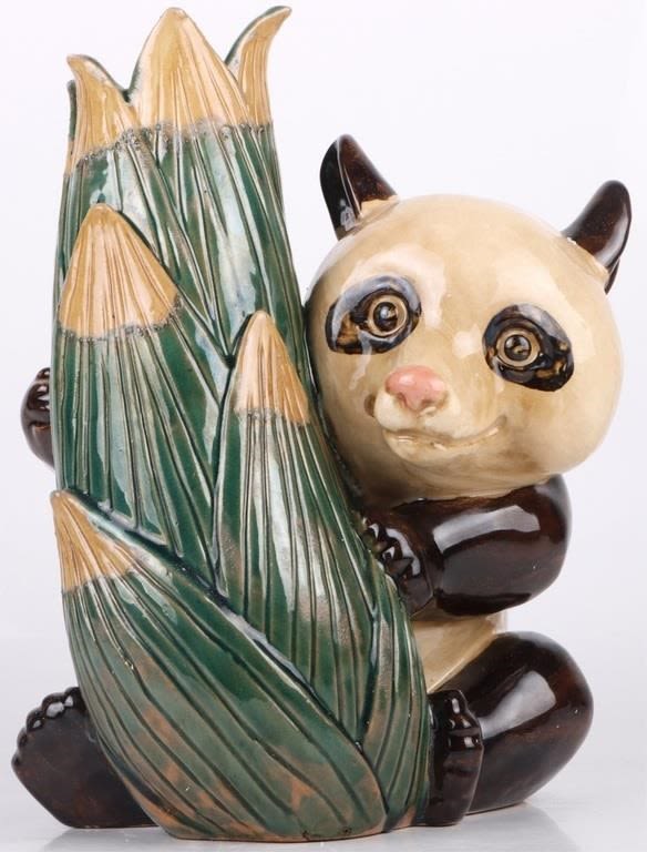 Lot 176411: CHINESE PANDA HUGGING BAMBOO PORCELAIN VASE