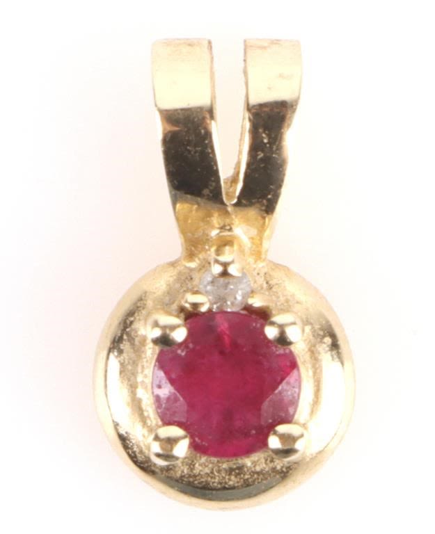 Lot 177155: 14K YELLOW GOLD DIAMOND TOPAZ LADIES PENDANT