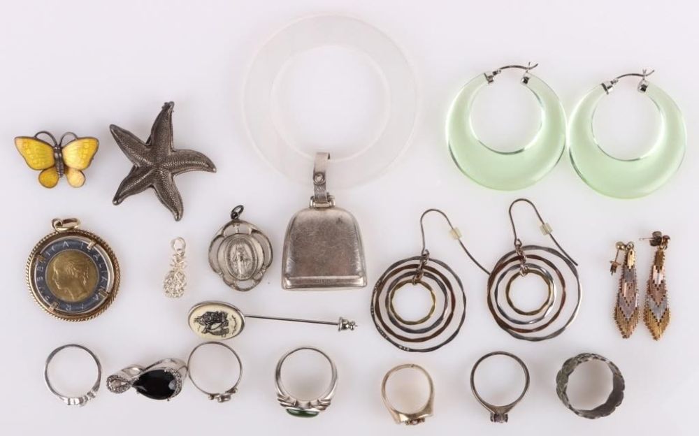 Lot 177167: ASSORTED STERLING SILVER COLLECTIBLE JEWELRY