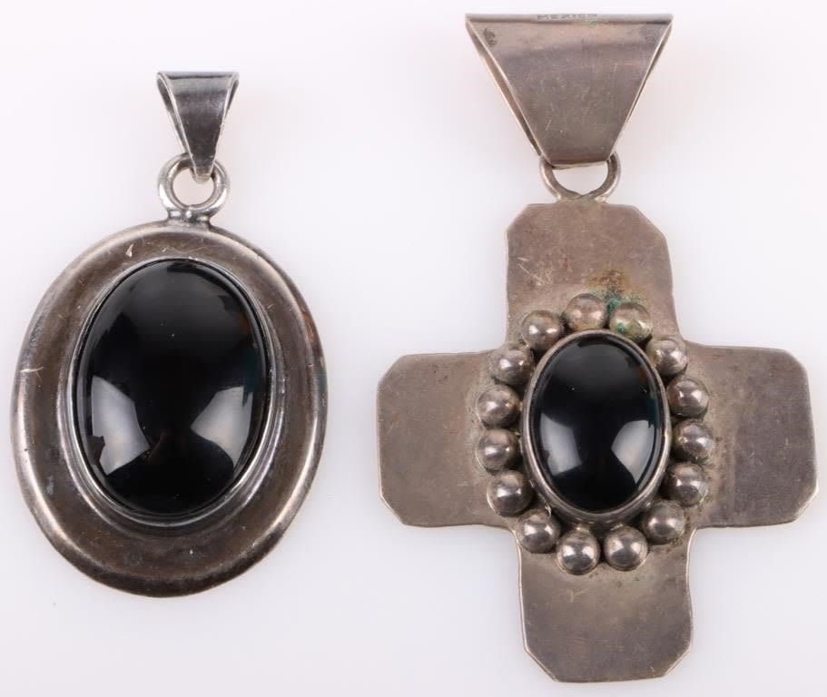 Lot 178241: MEXICAN STERLING SILVER ONYX LADIES PENDANTS
