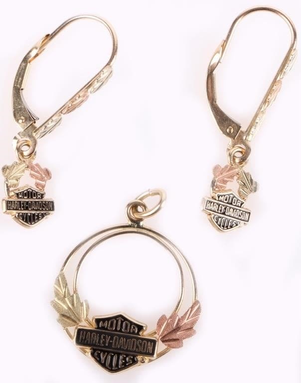 Lot 178245: 10K TRI-GOLD HARLEY DAVIDSON PENDANT & EARRINGS