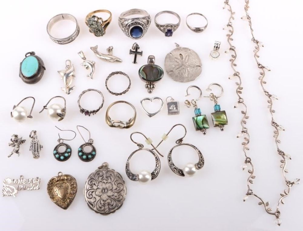 Lot 178263: COLLECTIBLE STERING SILVER LADIES JEWELRY