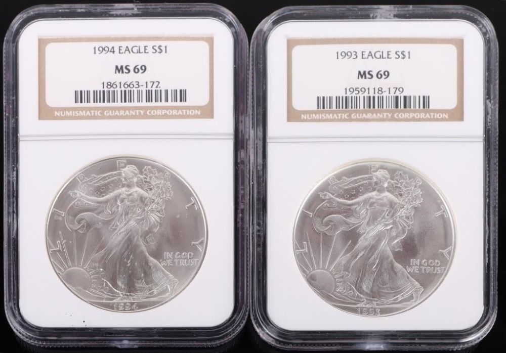 Lot 178279: 1.0OZ FINE SILVER EAGLES MS69 1994-1993 COINS
