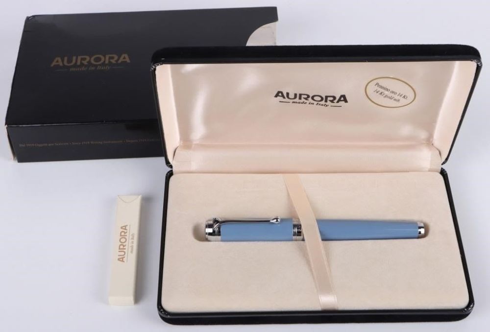 Lot 178368: AURORA 14K WHITE GOLD NIB FOUNTAIN PEN W/ CASE