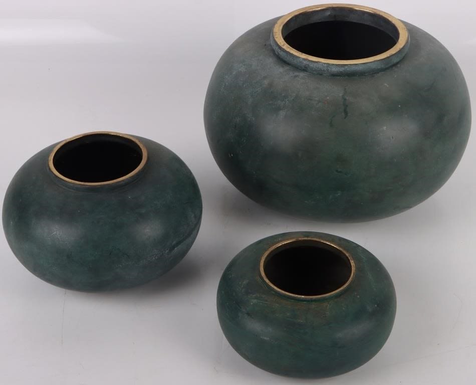 Lot 178393: GREEN ENAMELED BRASS THAILAND BOWL SET - LOT OF 3