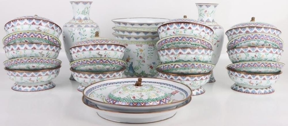 Lot 178394: CHINESE CLOISONNE FLORAL DISH SET - LOT OF 18
