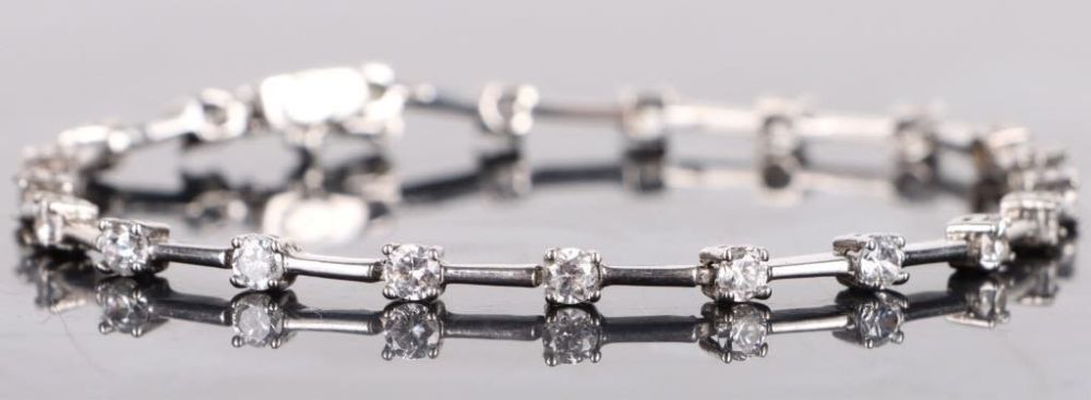 Lot 179155: 14K WHITE GOLD CZ LADIES BRACELET