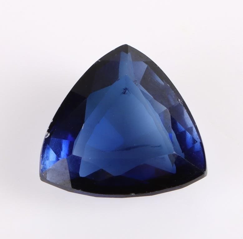Lot 179271: 11.40CT TRILLION-CUT BLUE SAPPHIRE LOOSE GEMSTONE