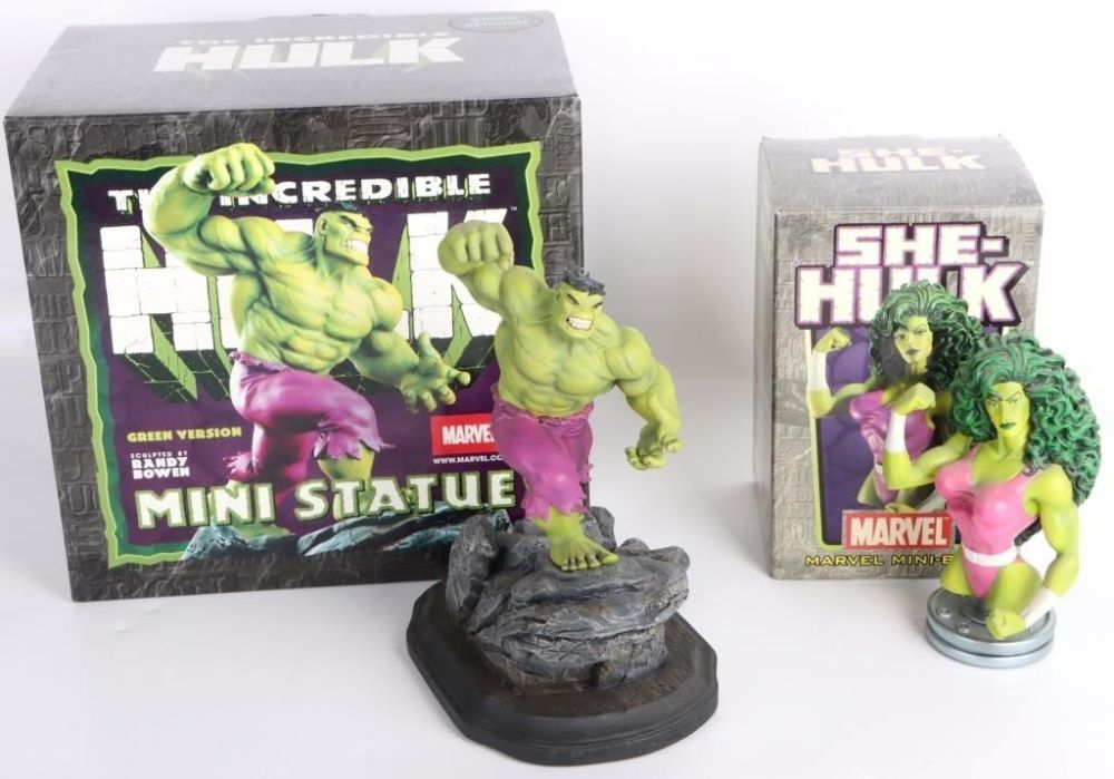 Lot 179402: HULK & SHE-HULK MINI STATUES BOWEN DESIGNS
