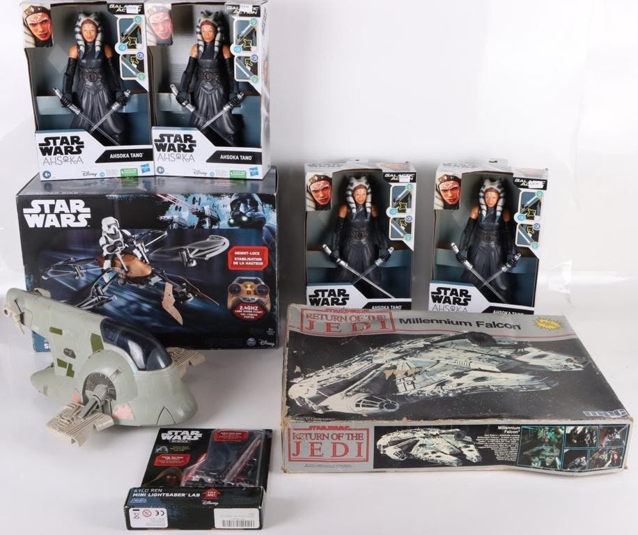 Lot 179406: STAR WARS FIGURES, MODEL, ACCESSORIES - LOT OF 8