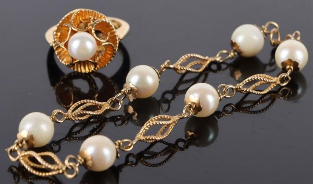Lot 181209: WHITE PEARL 18K & 14K YELLOW GOLD MATCHING SET