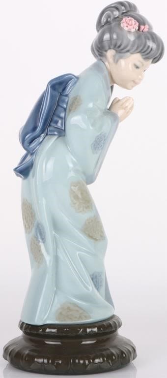 Lot 180208: LLADRO SAYONARA JAPANESE RETIRED FIGURE 4989