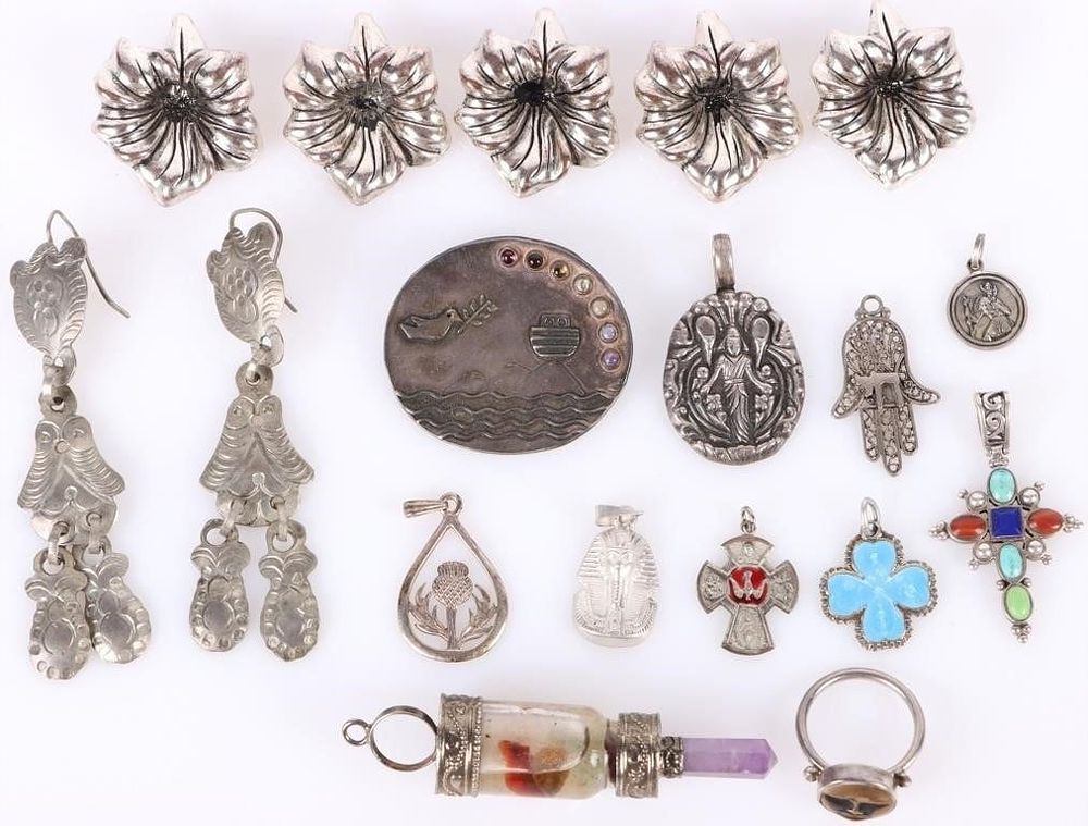 Lot 183195: STERLING SILVER ASSORTED UNIQUE LADIES JEWELRY