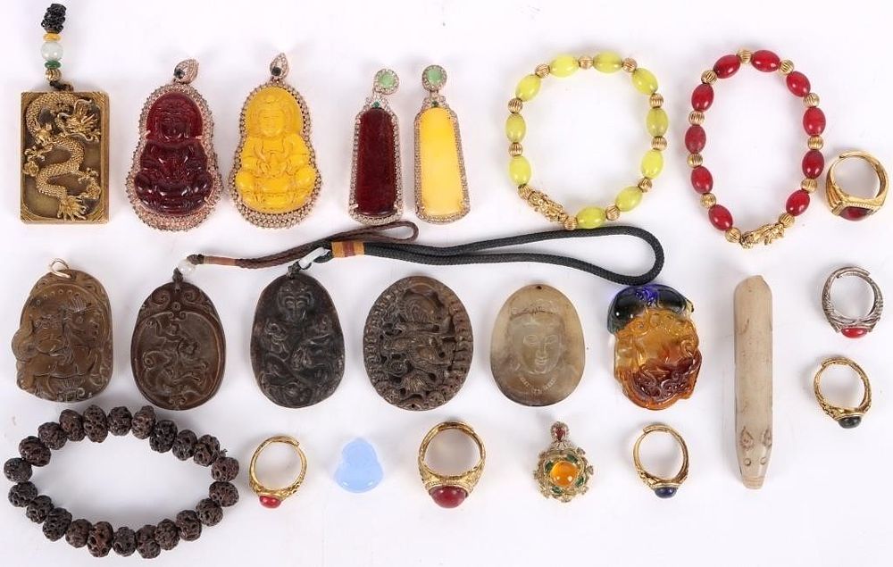 Lot 183197: ANTIQUE CHINESE ASSORTED STONE LADIES JEWELRY