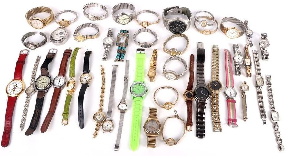 Lot 183212: COLLECTIBLE MEN & LADIES WRISTWATCHES - LOT OF 43