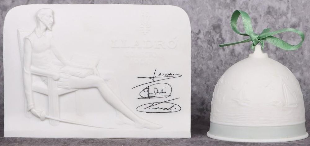 Lot 183236: LLADRO PORCELAIN BELL & SOCIETY PLAQUE