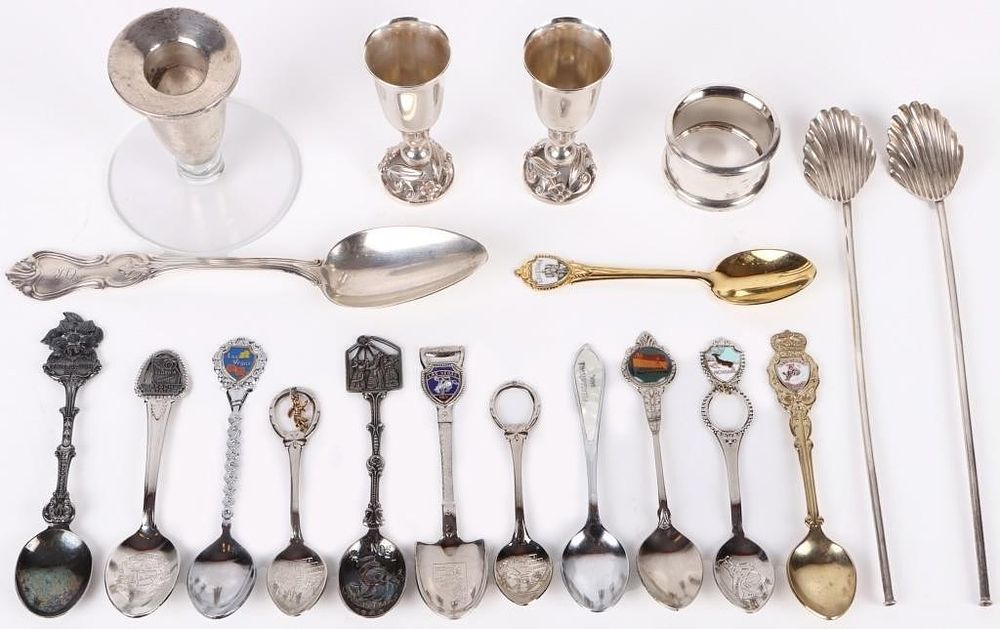 Lot 183385: COLLECTIBLE SOUVENIR TEASPOONS & KITCHENWARE