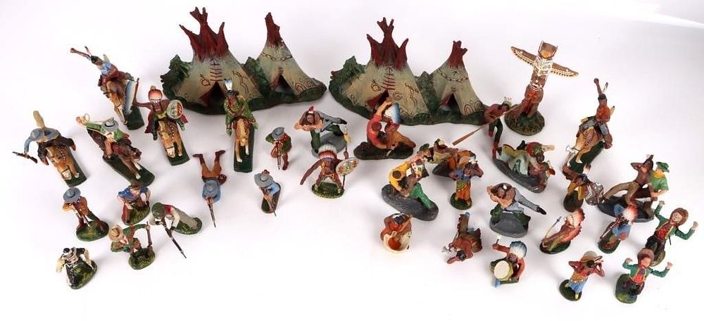 Lot 183365: ELASTOLIN COWBOY & INDIAN TOY SET LOT OF 42