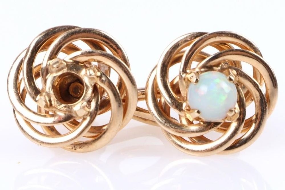 Lot 185161: 14K YELLOW GOLD WREATH OPAL LADIES EARRINGS