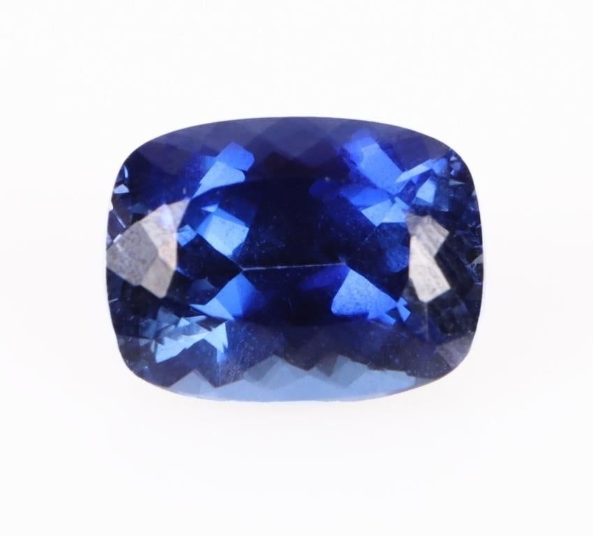Lot 185180: 10CT LOOSE SMALL CUSHION CUT SAPPHIRE