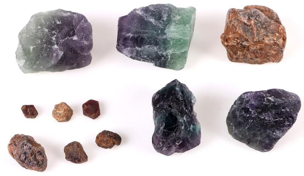 Lot 185187: NATURAL RAW UNTREATED RUBY GEMSTONES 1229.5 CTW
