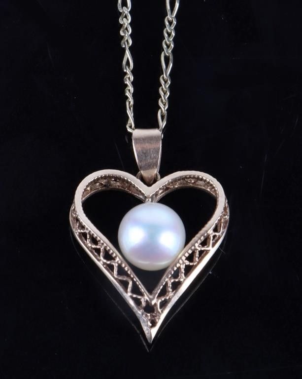 Lot 185199: 10K GOLD PEARL HEART PENDANT FIGARO LINK NECKLACE