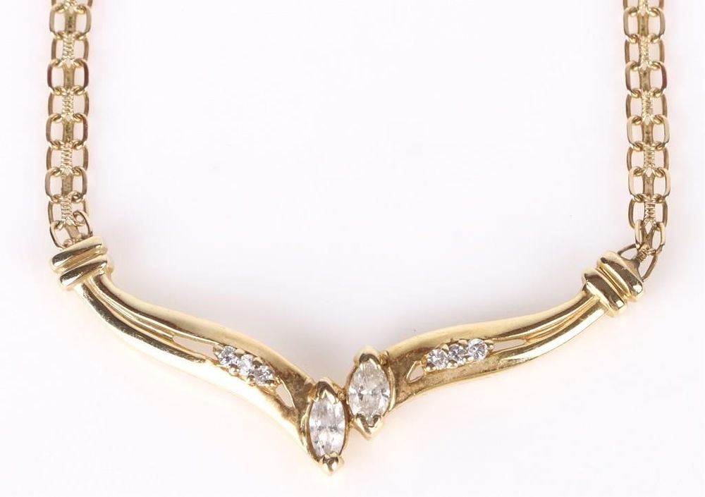 Lot 185202: 14K YELLOW GOLD DIAMOND LADIES NECKLACE & PENDANT
