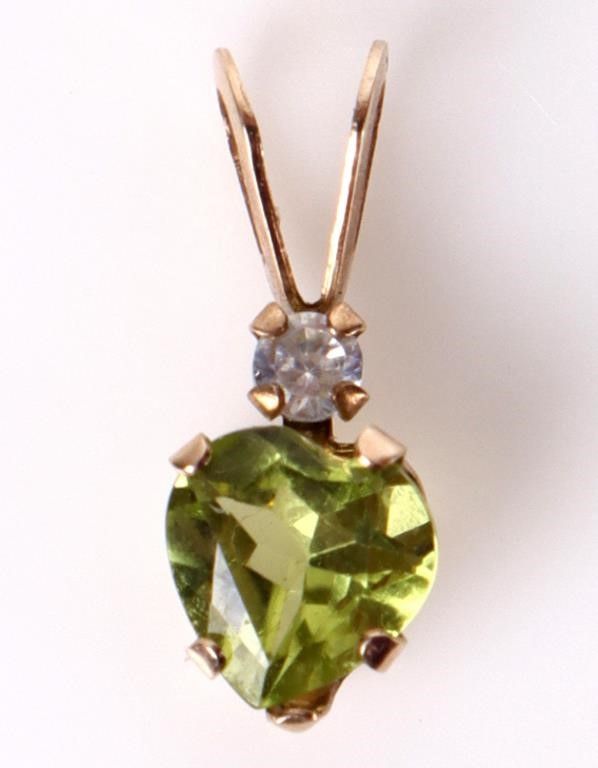 Lot 185243: 10K YELLOW GOLD HEART PERIDOT CZ PENDANT