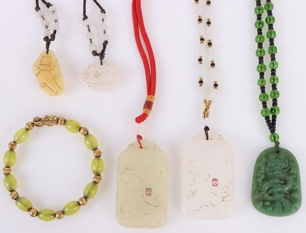 Lot 185288: MUTLI-COLOR NEPHRITE LADIES NECKLACES & BRACELETS