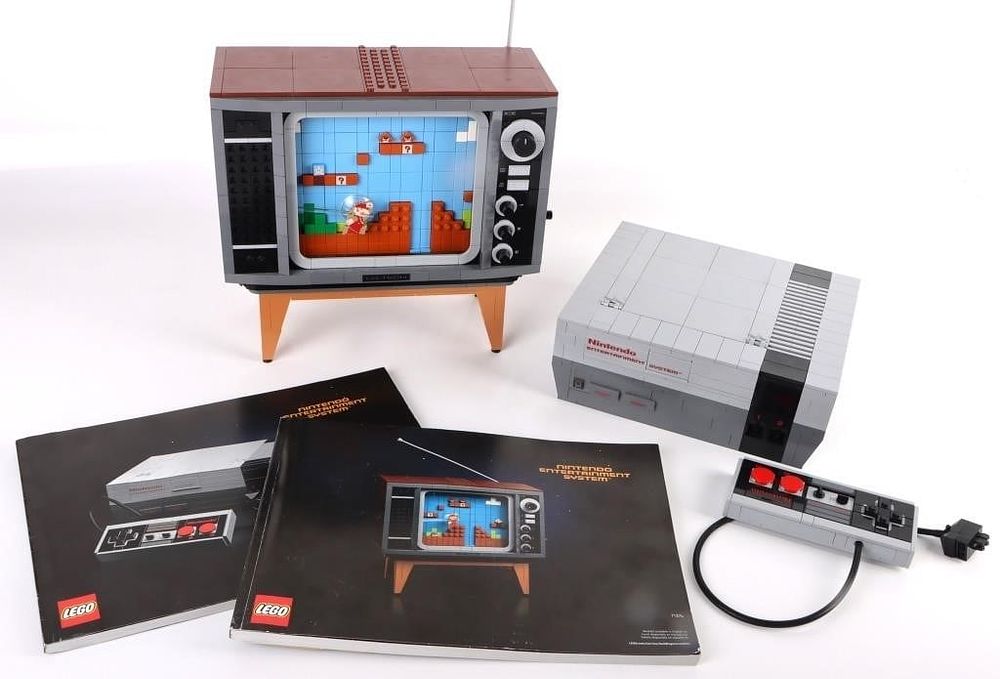 Lot 185366: LEGO MARIO NINTENDO ENTERTAINMENT SYSTEM 71374