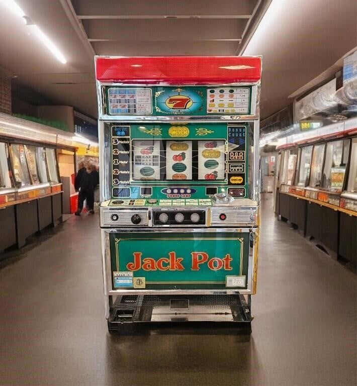 Lot 185394: JAPANESE PACHISLO JACKPOT SLOT MACHINE