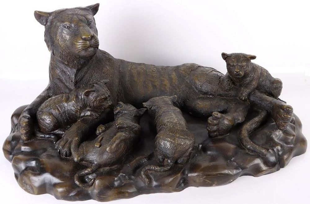 Lot 186412: BRONZE LAYERED TIGER AND CUBS AFTER PIERRE MENE