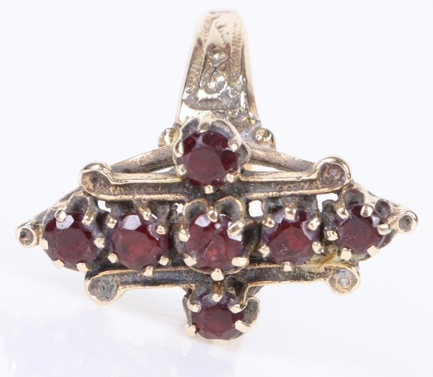 Lot 187157: ANTIQUE 14K YELLOW GOLD GARNET CROSS RING