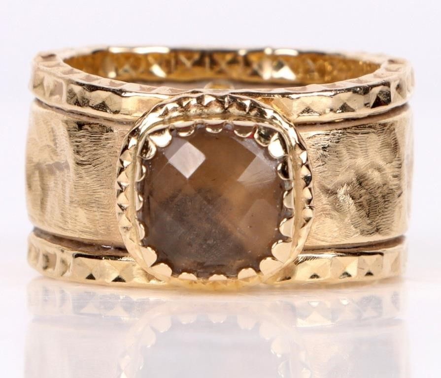 Lot 187164: 14K YELLOW GOLD WHITE QUARTZ LADIES RING