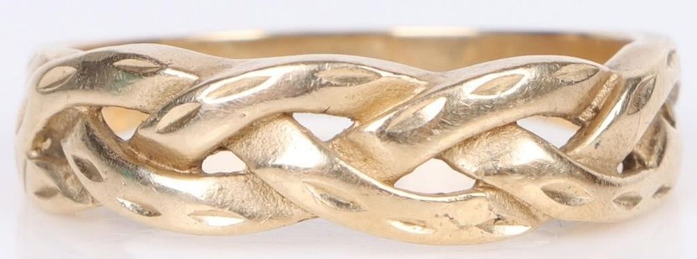 Lot 187173: 14K GOLD INTERLACING STYLE MEN'S RING