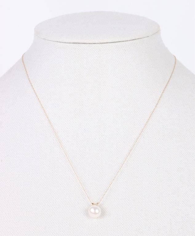 Lot 187201: 14K YELLOW GOLD WHITE PEARL LADIES NECKLACE