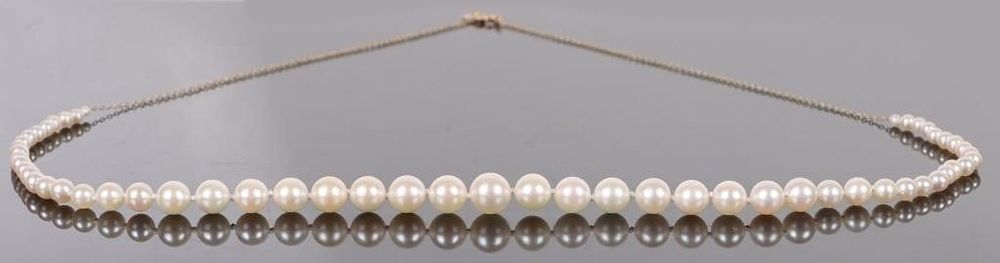 Lot 187212: 14K GOLD CHAIN AND GRADUATED PEARL FINE NECKLACE