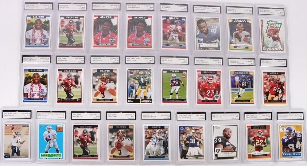 Lot 187359: 2000'S FGS TOPPS FOOTBALL CARDS - LOT OF 25