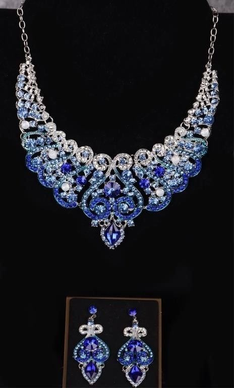 Lot 188160: STUNNING "MOTHER FROST" MATCHING JEWELRY SET