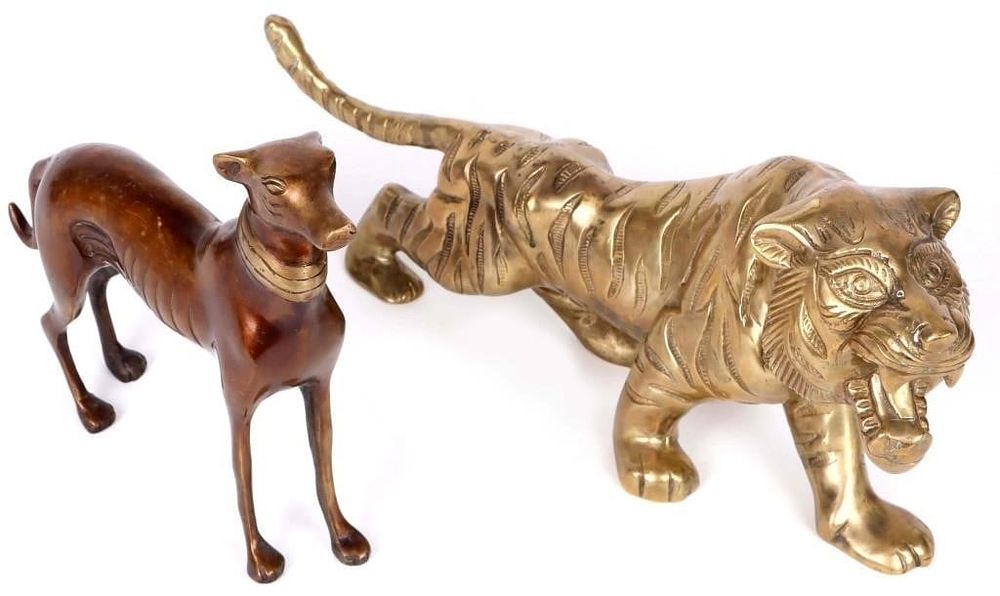 Lot 188244: BRONZE INDIAN TIGER & GREYHOUND STATUE