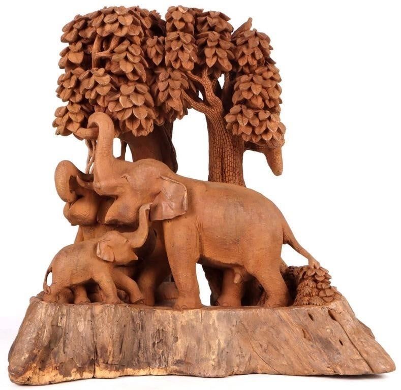 Lot 188249: AFRICAN THEMED HANDCARVED WILDLIFE SCENE