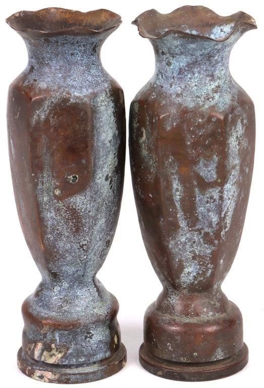 Lot 188395: WW2 US NAVEL 40MM MK 2 SHELL TRENCH ART VASES (2)