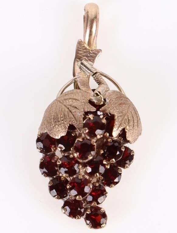 Lot 192149: 14K YELLOW GOLD GARNET GRAPE VINE LADIES PENDANT