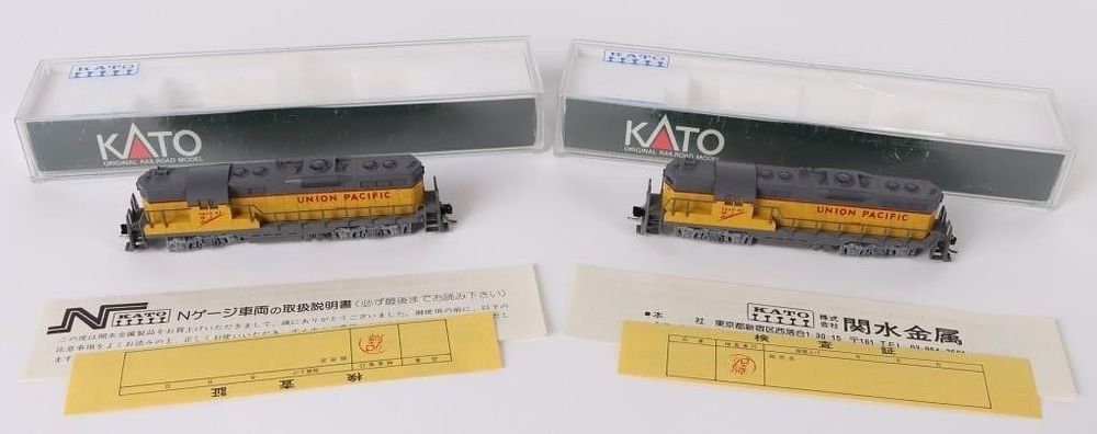 Lot 190367: KATO N GAUGE 17719-7 GP-9 U.P. MODELS - (2)