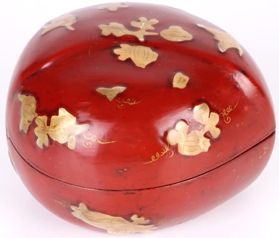 Lot 190430: ASIAN MOTHER OF PEARL PEACH WOODEN BOX