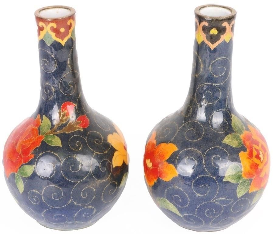 Lot 191409: CHINESE FLORAL PORCELAIN TIANQUIPING VASE PAIR