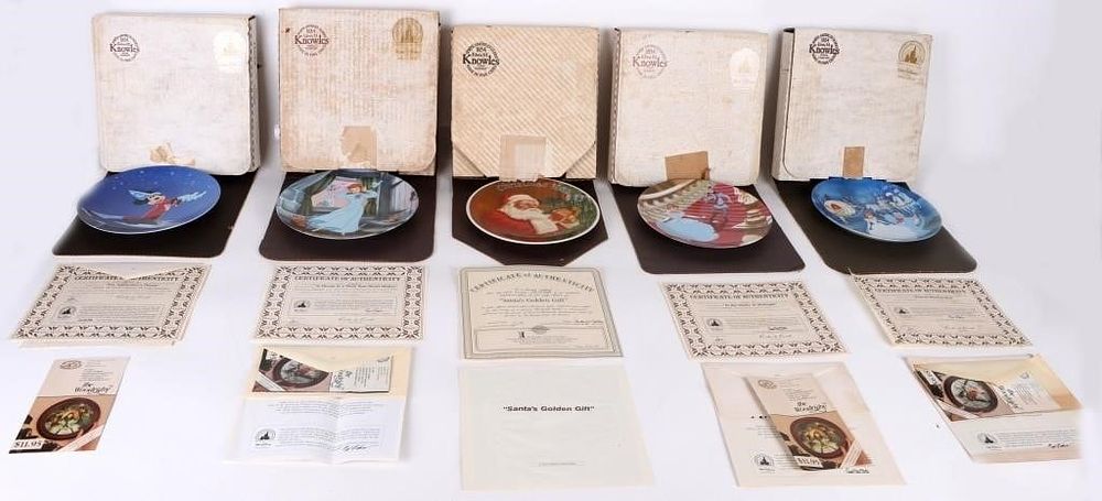 Lot 191411: VINTAGE 1988 DISNEY & KNOWLES COLLECTOR'S PLATES