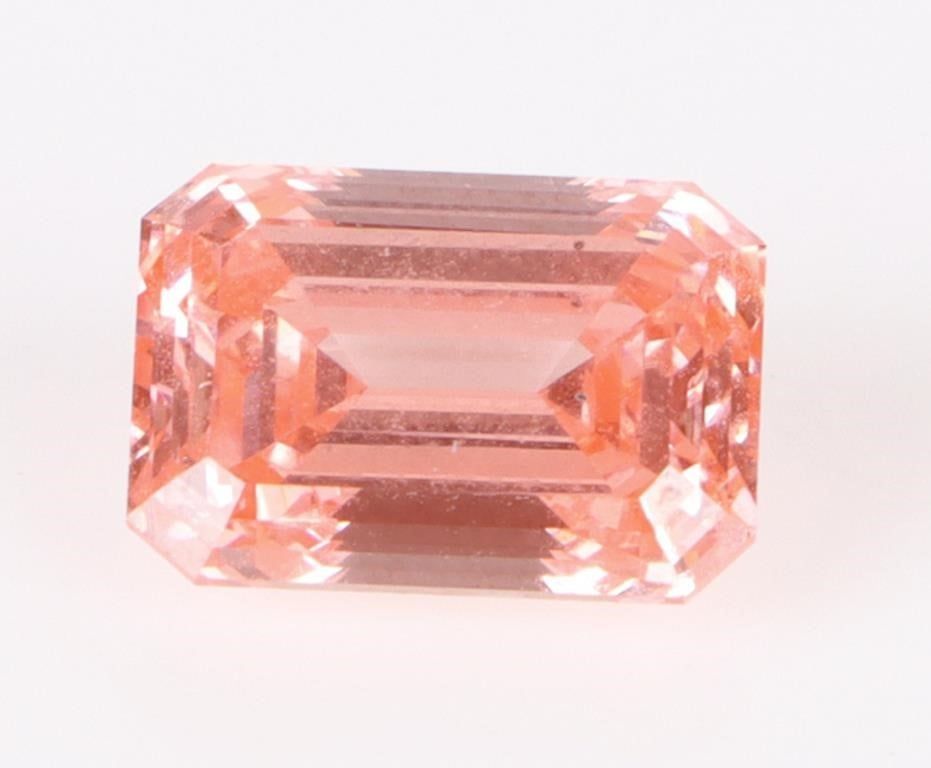 Lot 194158: 2.23CT RECTANGLE VS-2 VIV O PINK DIAMOND GIA CERT