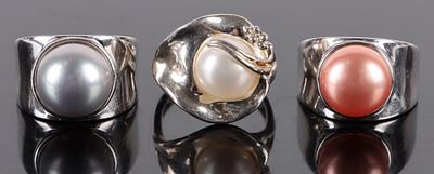 STERLING SILVER MULTI-COLOR PEARL LADIES RINGS SET. Sterling silver multi-colored pearl ladies 