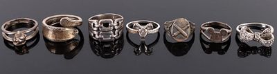 ASSORTED STERLING SILVER MEN'S & LADIES RINGS. Assorted sterling silver men's and ladies 